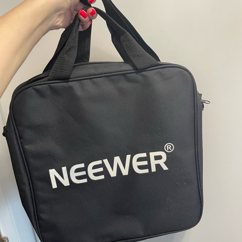 Black Neewer brand new shoulder bag protective case for ring light or laptop